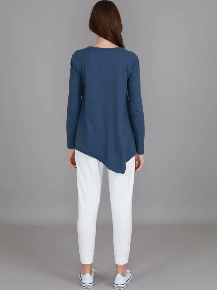 3rd Story Adelaide Asymmetrical Hem T Shirt< Long Sleeves