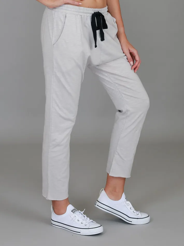 3rd Story Ariel Straight Leg Jogger Pants< Joggers