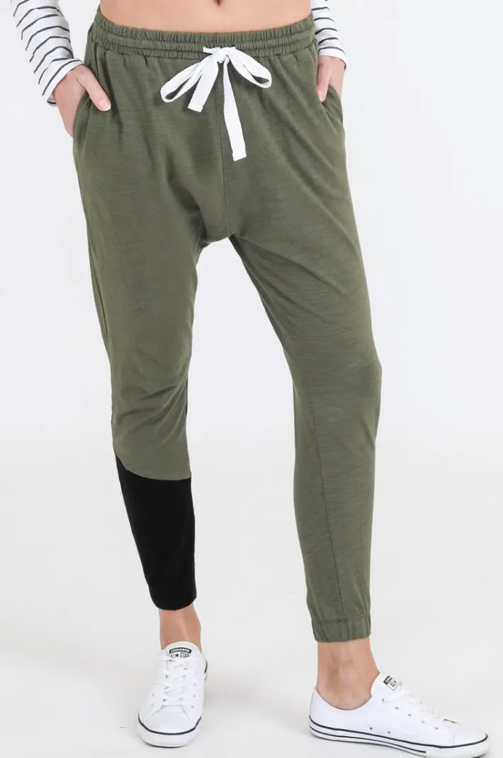 3rd Story Cindy Jogger Pants< Joggers