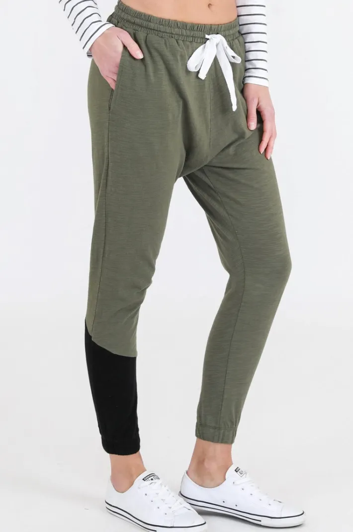 3rd Story Cindy Jogger Pants< Joggers