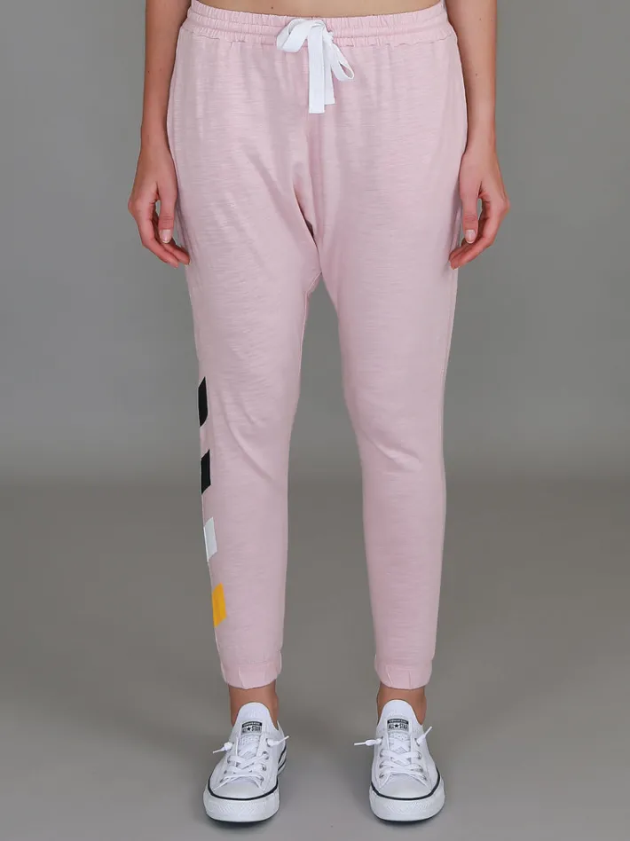 3rd Story Elle Graphic Print Jogger< Joggers