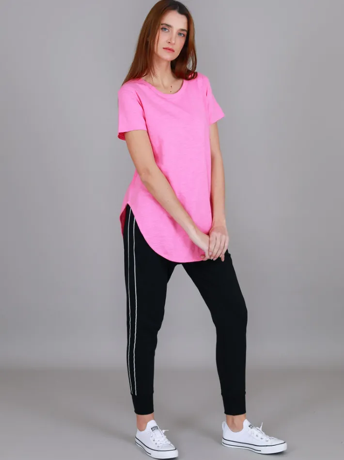 3rd Story Elwood Curved Hem T Shirt< Short Sleeves