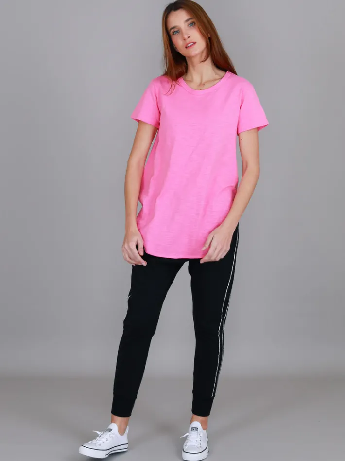 3rd Story Elwood Curved Hem T Shirt< Short Sleeves