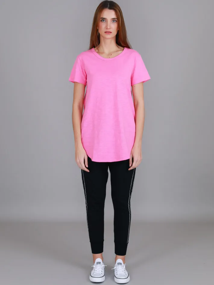 3rd Story Elwood Curved Hem T Shirt< Short Sleeves