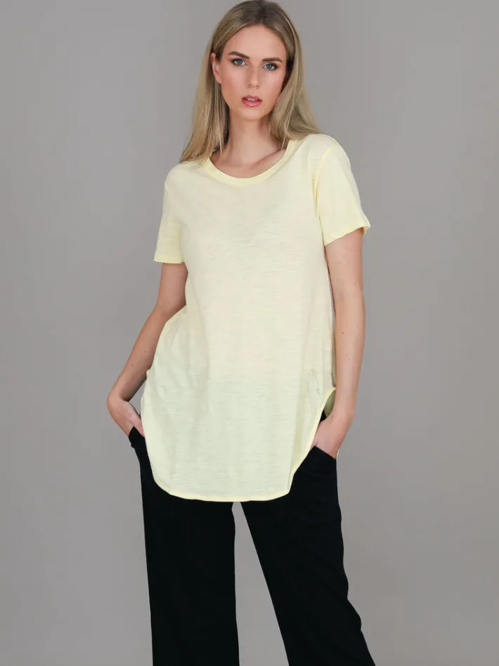 3rd Story Elwood Curved Hem T Shirt< Short Sleeves