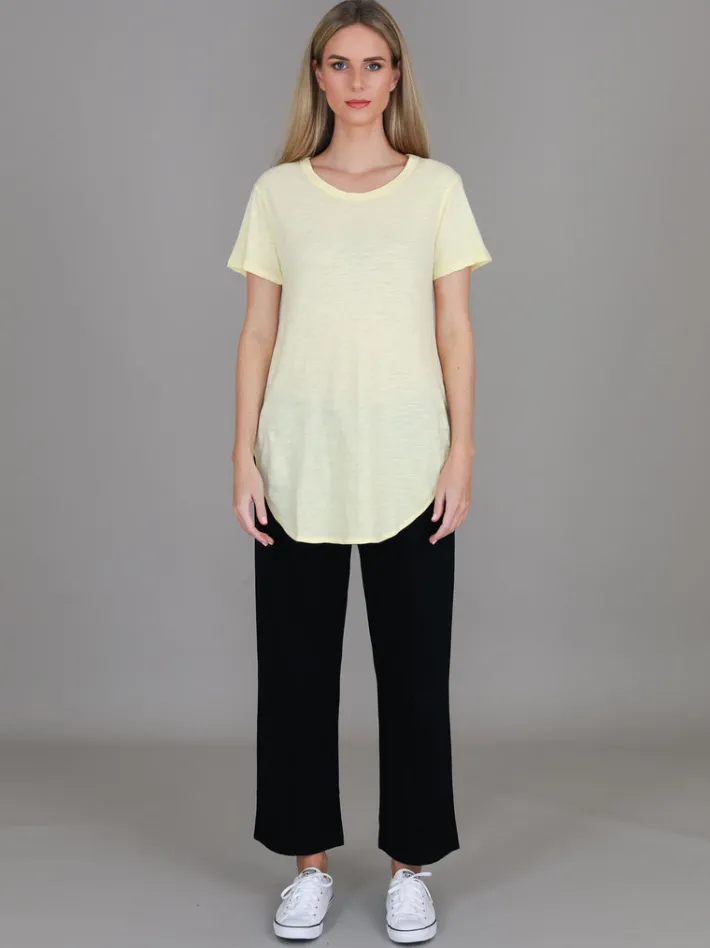 3rd Story Elwood Curved Hem T Shirt< Short Sleeves