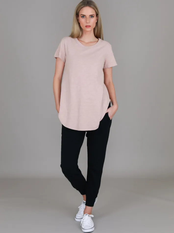 3rd Story Elwood Curved Hem T Shirt< Short Sleeves