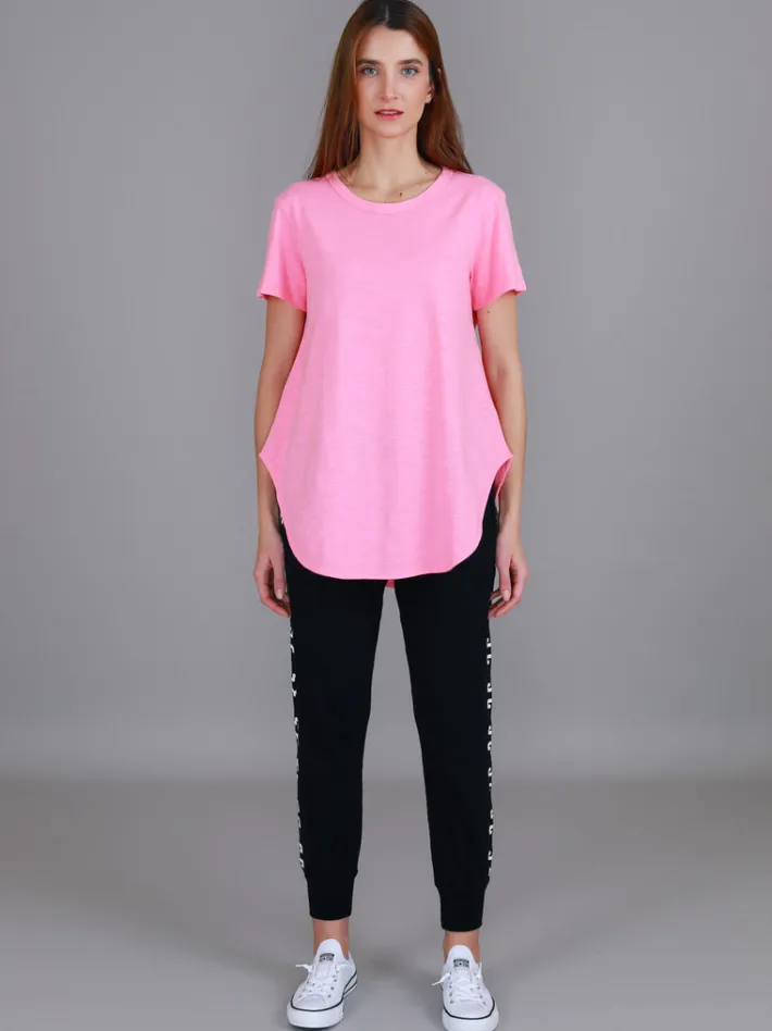 3rd Story Elwood Curved Hem T Shirt< Short Sleeves