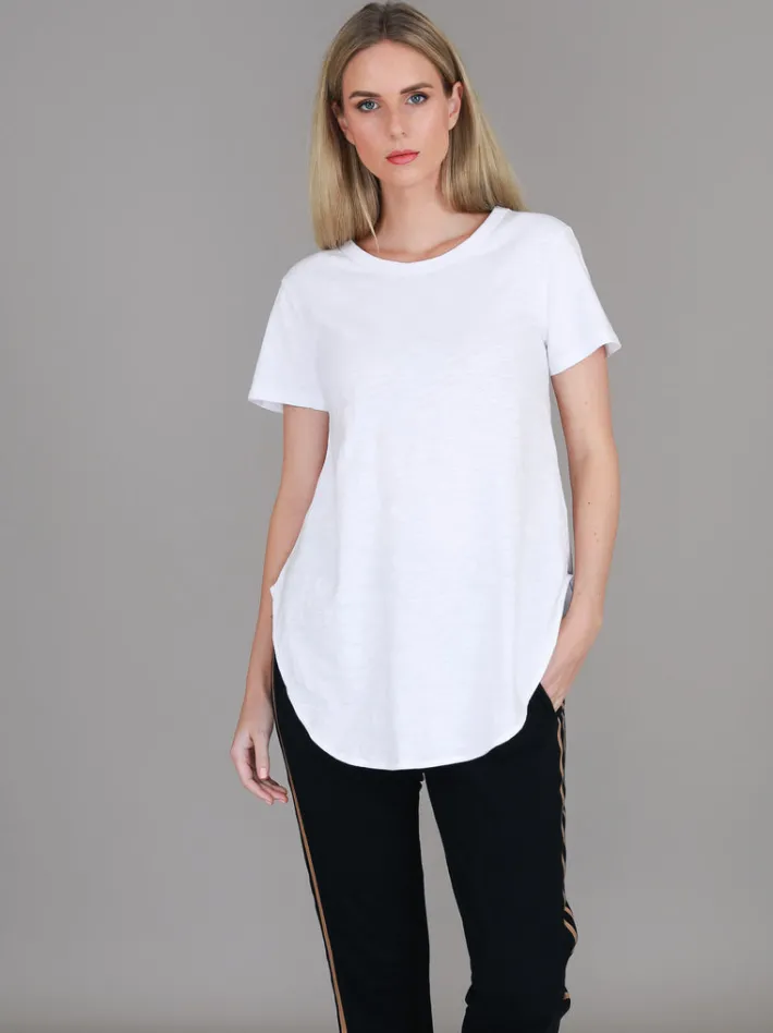3rd Story Elwood Curved Hem T Shirt< Short Sleeves