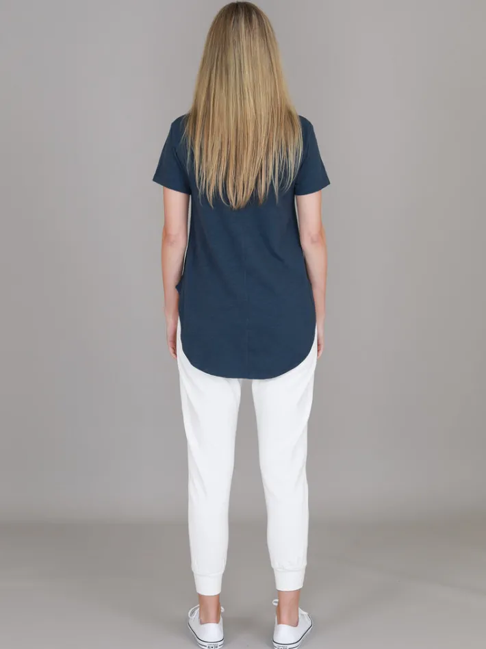3rd Story Elwood Curved Hem T Shirt< Short Sleeves