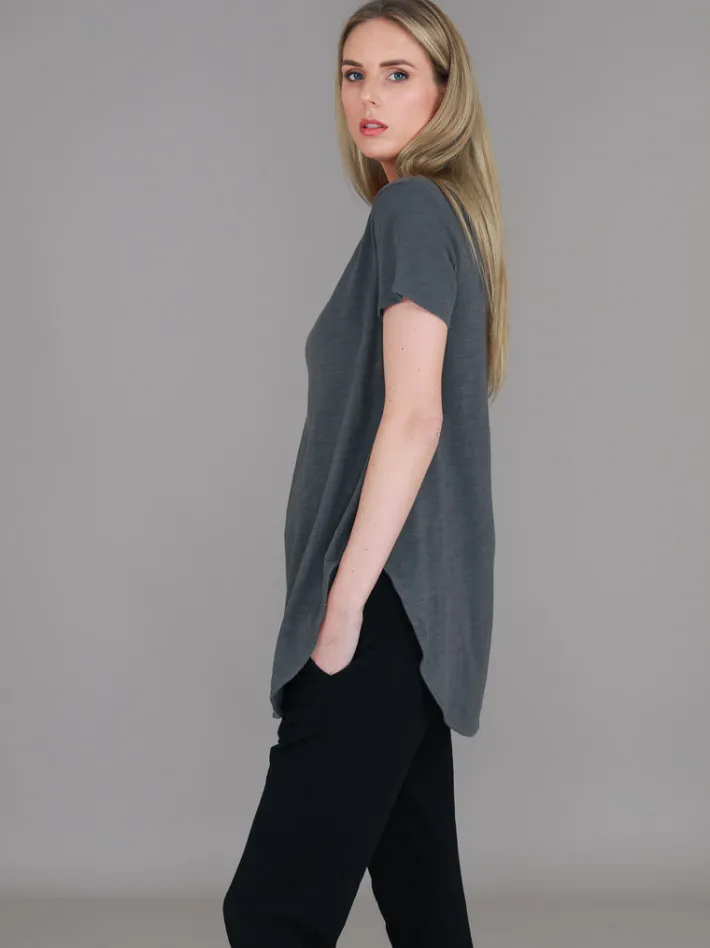 3rd Story Elwood Curved Hem T Shirt< Short Sleeves