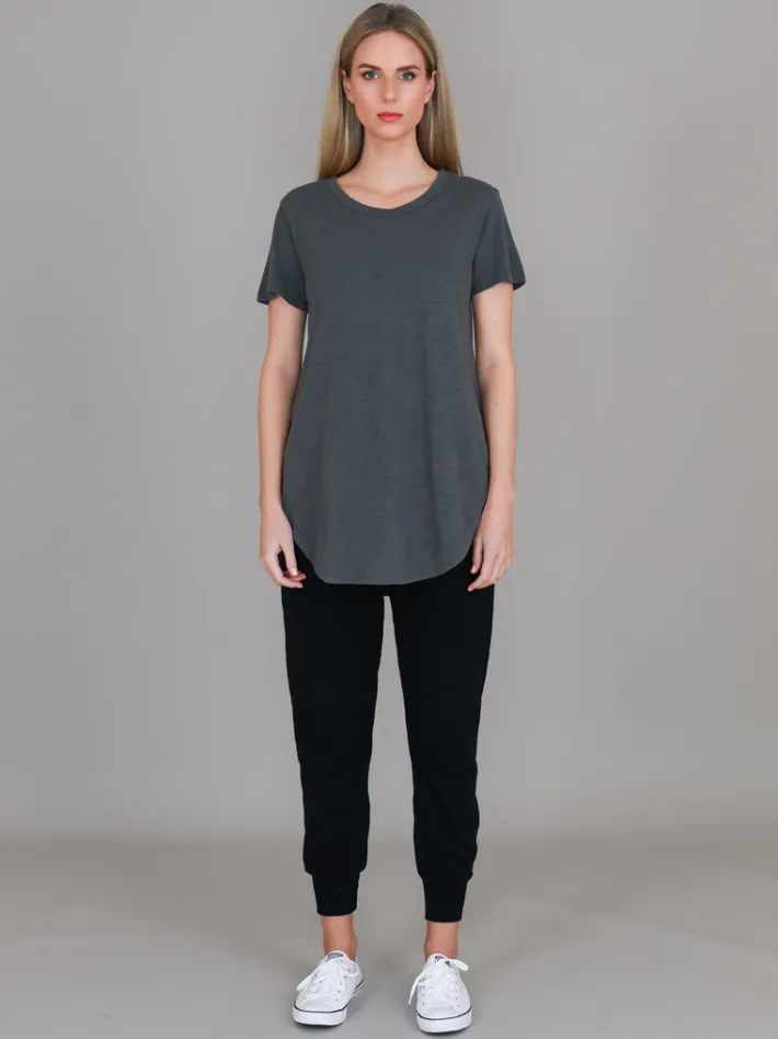 3rd Story Elwood Curved Hem T Shirt< Short Sleeves