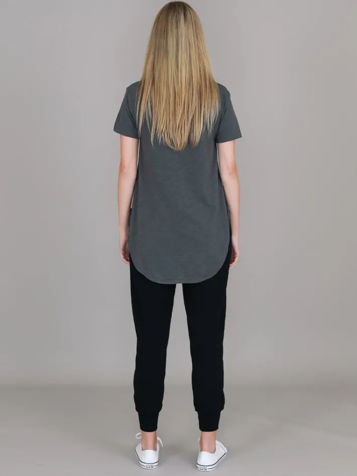 3rd Story Elwood Curved Hem T Shirt< Short Sleeves