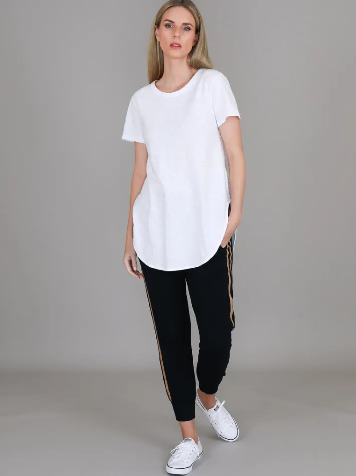 3rd Story Elwood Curved Hem T Shirt< Short Sleeves