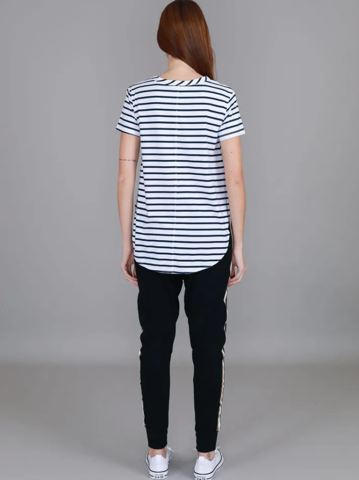 3rd Story Elwood Curved Hem T Shirt< Short Sleeves