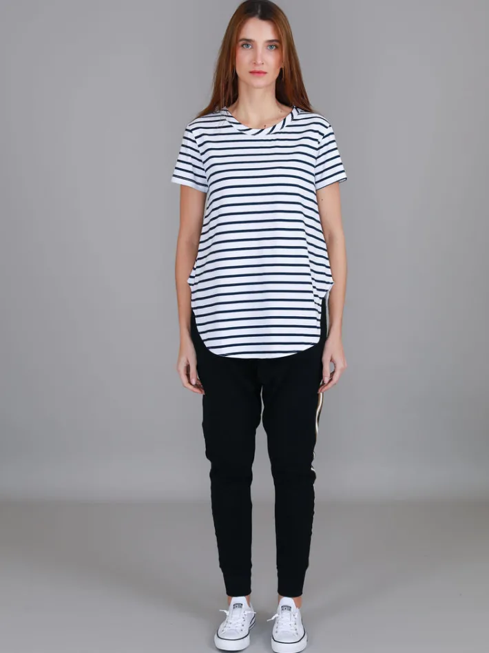 3rd Story Elwood Curved Hem T Shirt< Short Sleeves