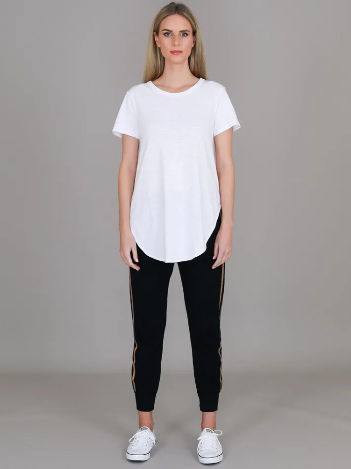 3rd Story Elwood Curved Hem T Shirt< Short Sleeves