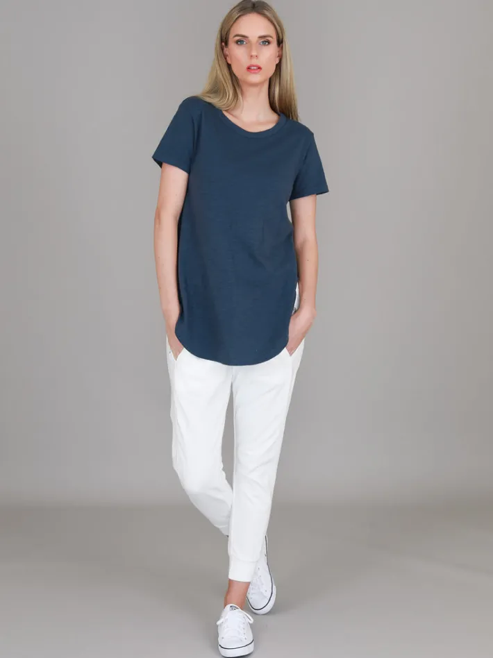 3rd Story Elwood Curved Hem T Shirt< Short Sleeves