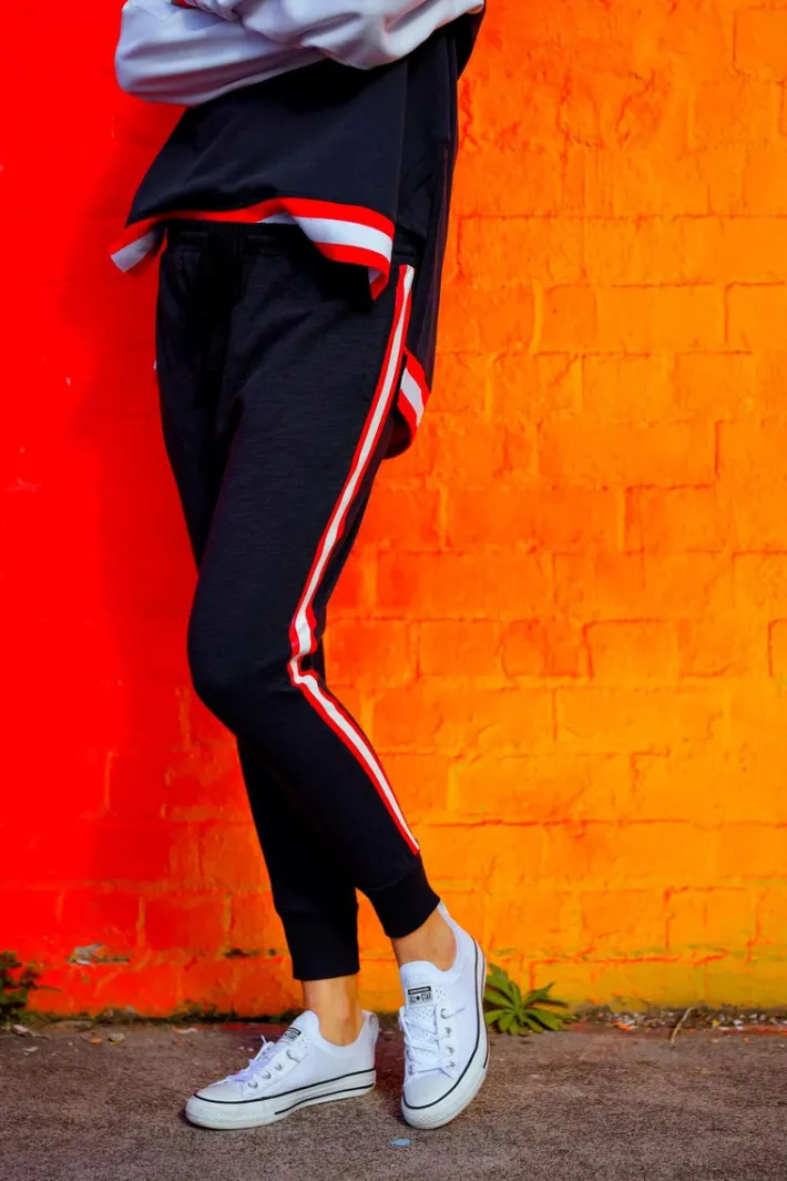 3rd Story Evelyn Contrast Stripes Jogger< Joggers
