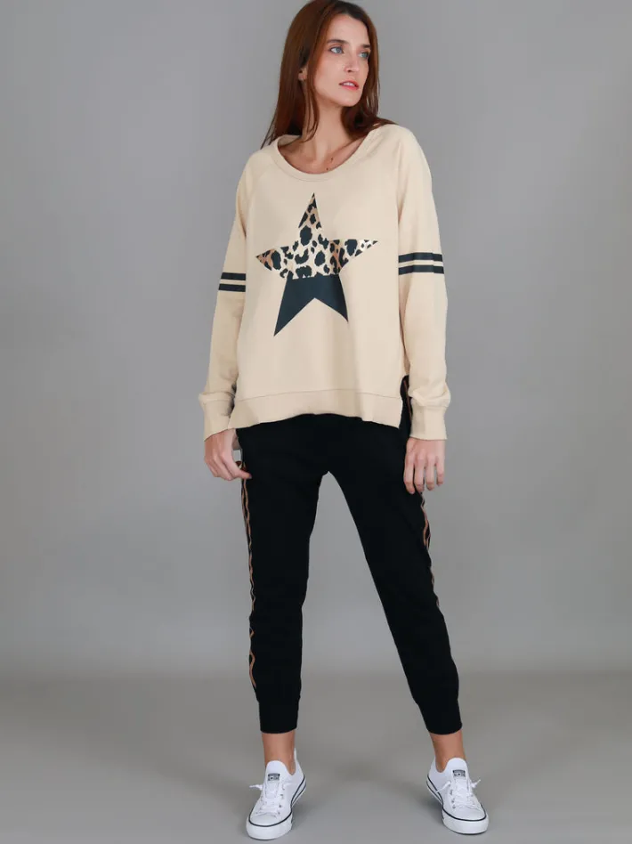 3rd Story Ginger Leopard Print Splice Star Sweatshirt< Sweatshirts|Sweatshirts
