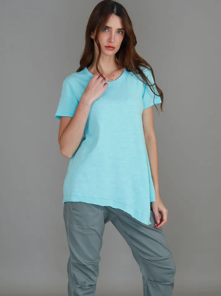 3rd Story Helena Asymmetrical Hem T Shirt< Short Sleeves
