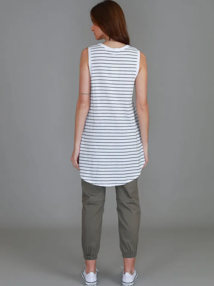 3rd Story Madison Hi Lo Hem Tank Top< Tanks