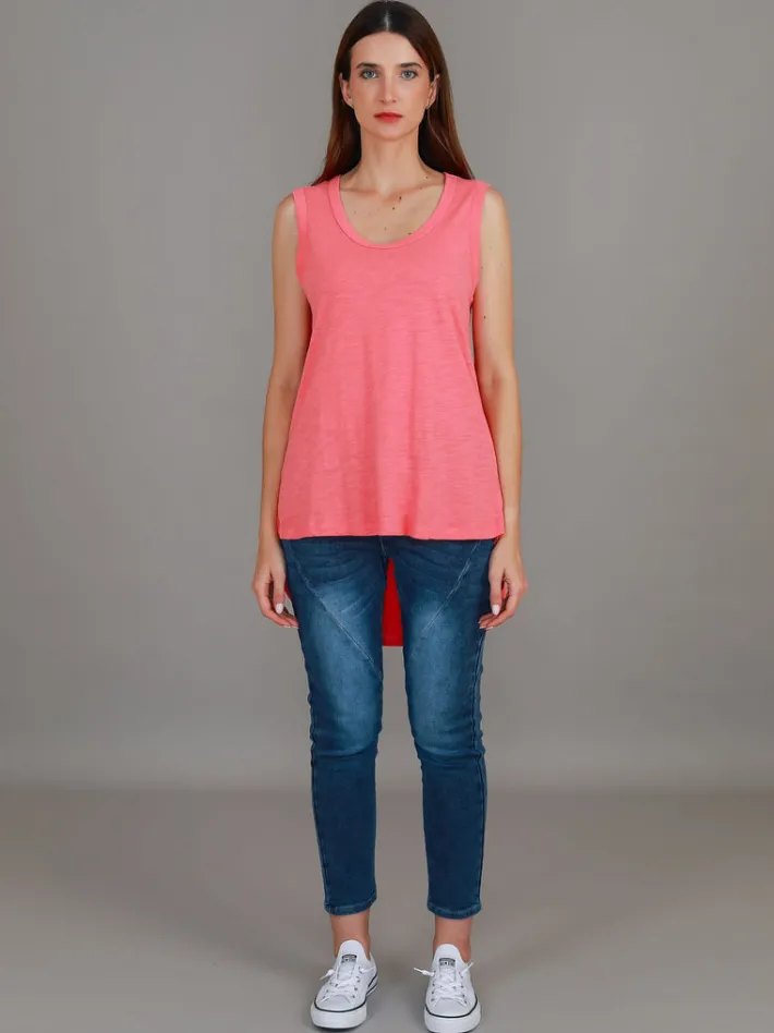 3rd Story Madison Hi Lo Hem Tank Top< Tanks
