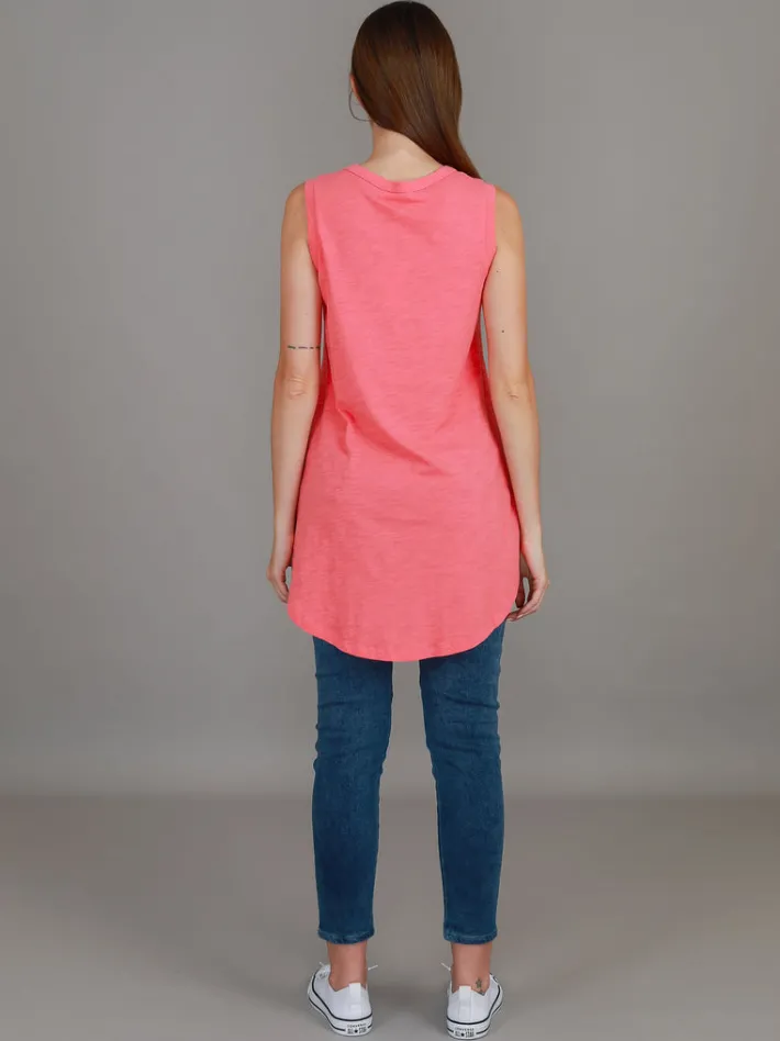 3rd Story Madison Hi Lo Hem Tank Top< Tanks