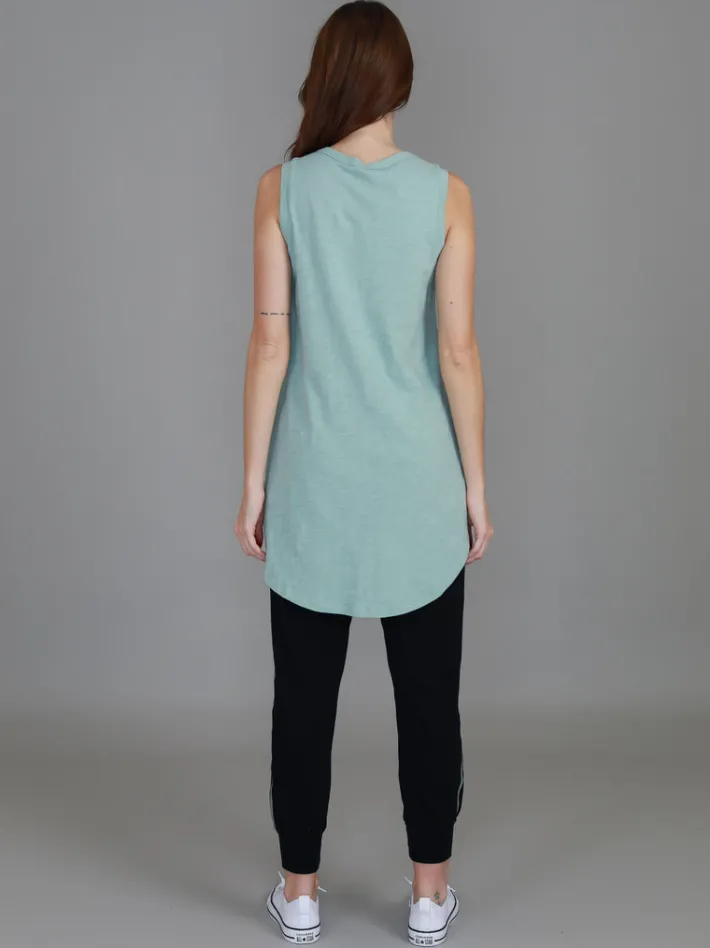 3rd Story Madison Hi Lo Hem Tank Top< Tanks
