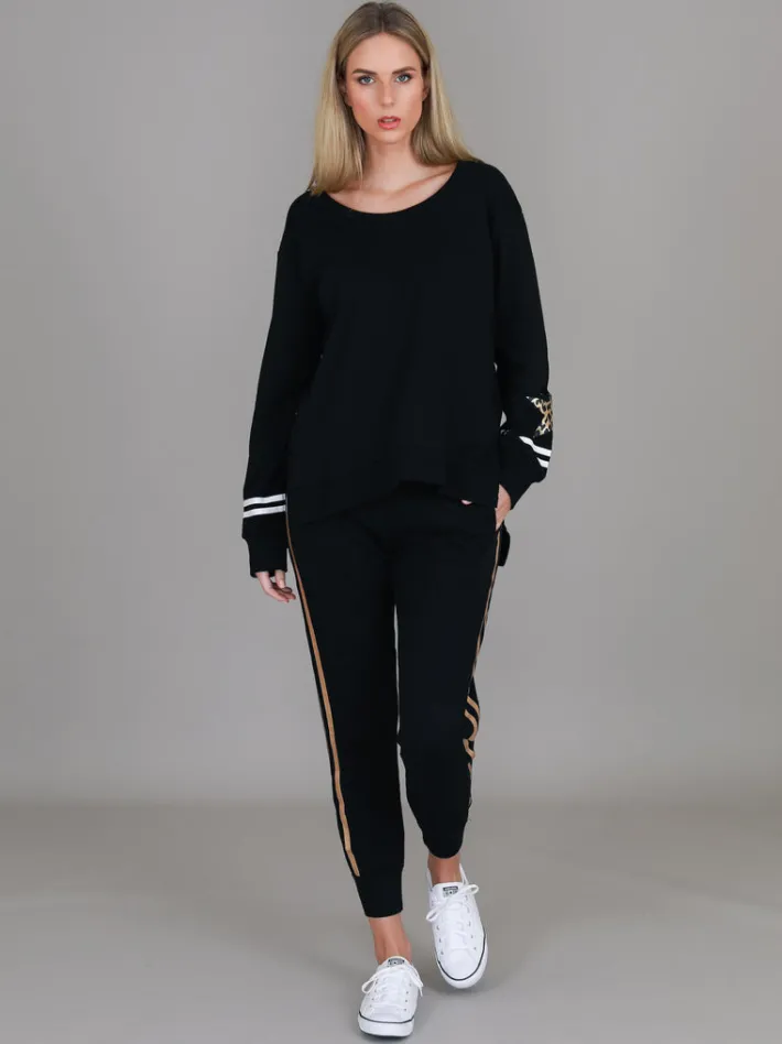 3rd Story Oxford Leopard Star Print on Sleeve Crewneck Sweatshirt< Sweatshirts|Sweatshirts