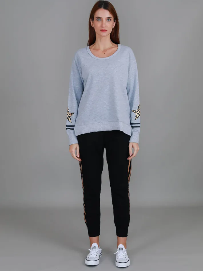 3rd Story Oxford Leopard Star Print on Sleeve Crewneck Sweatshirt< Sweatshirts|Sweatshirts