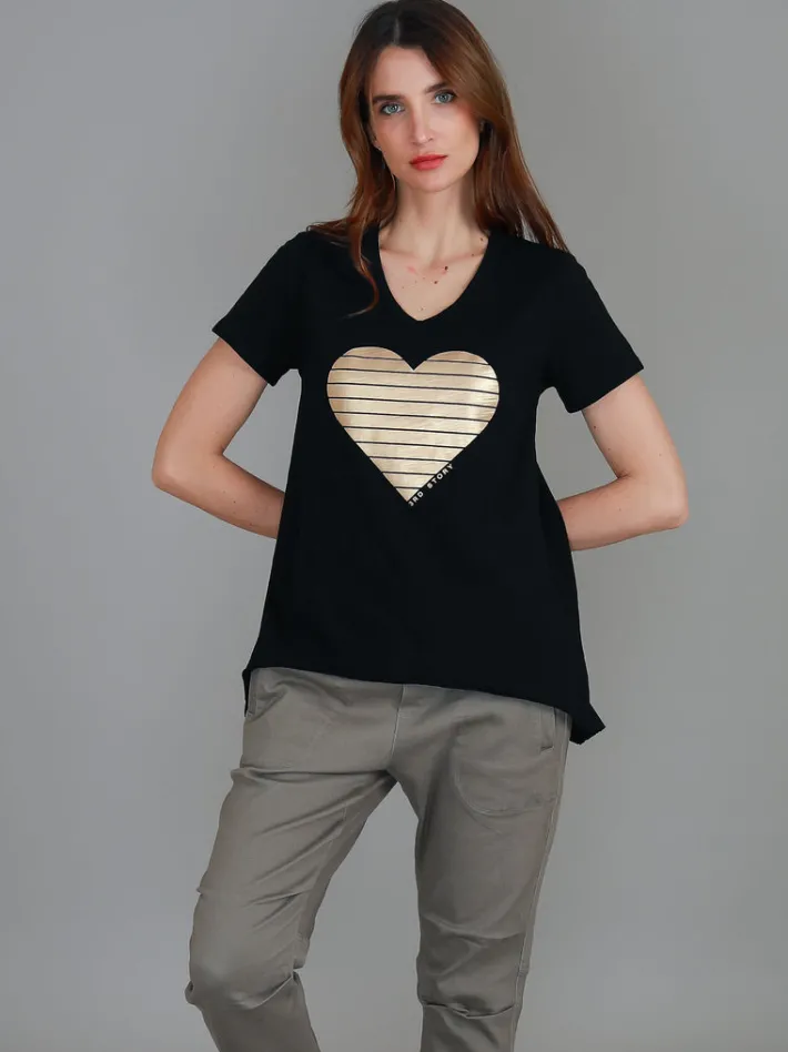 3rd Story Rue Gold Heart Short Sleeve T Shirt< Short Sleeves