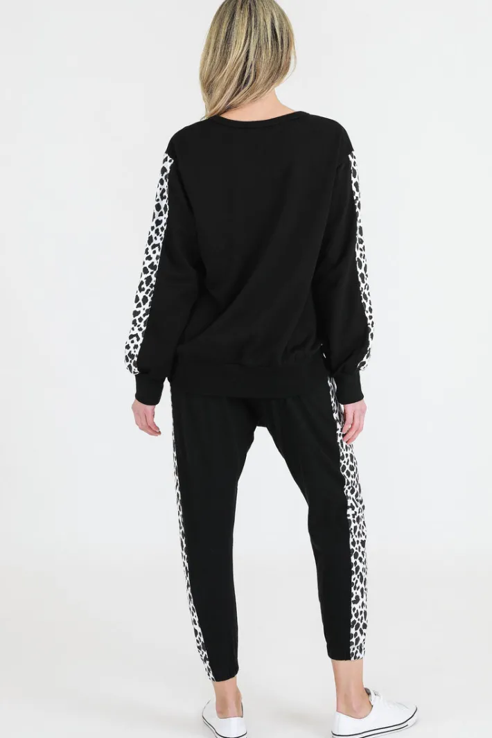3rd Story Savannah Leopard Sweatshirt< Sweatshirts|Sweatshirts