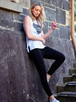 3rd Story Thea Heart Grey Tank Top< Tanks