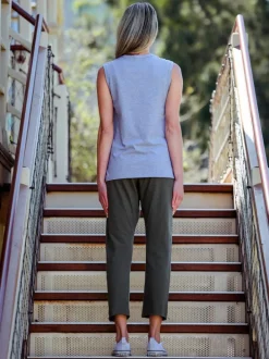 3rd Story Thea Heart Grey Tank Top< Tanks