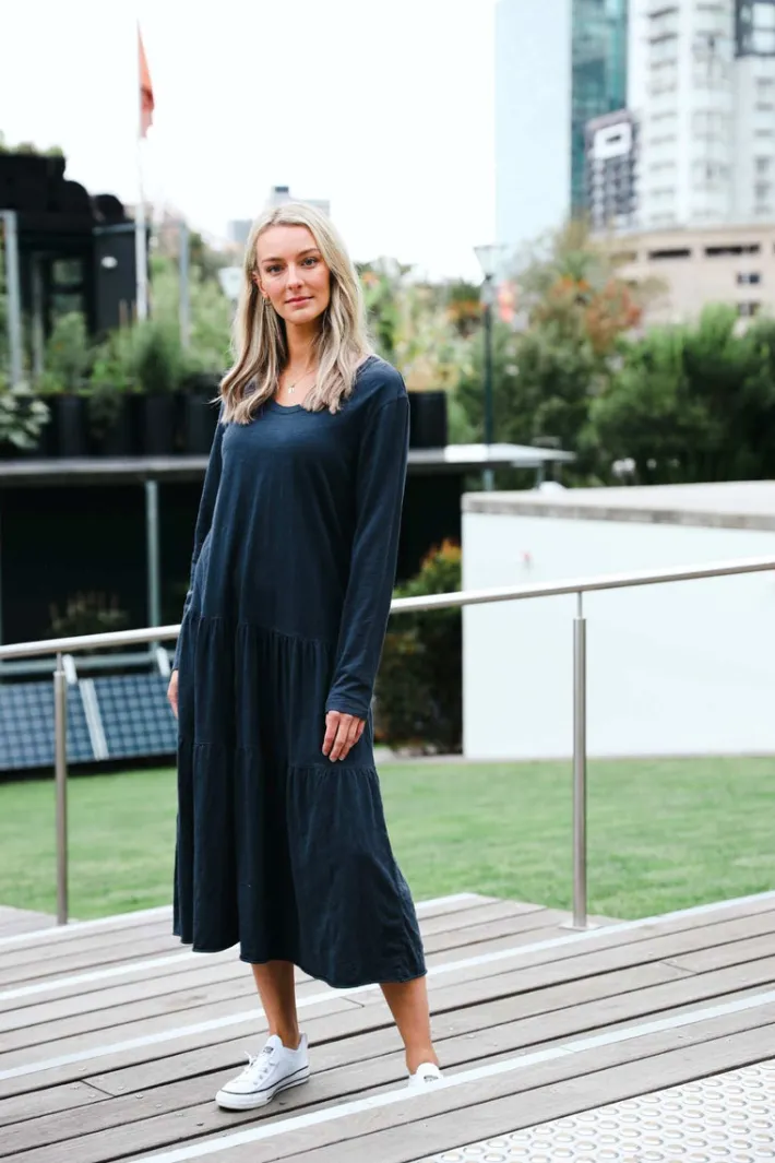 3rd Story Vera Black Tiered Long Sleeve Dress< Long Sleeve Dress