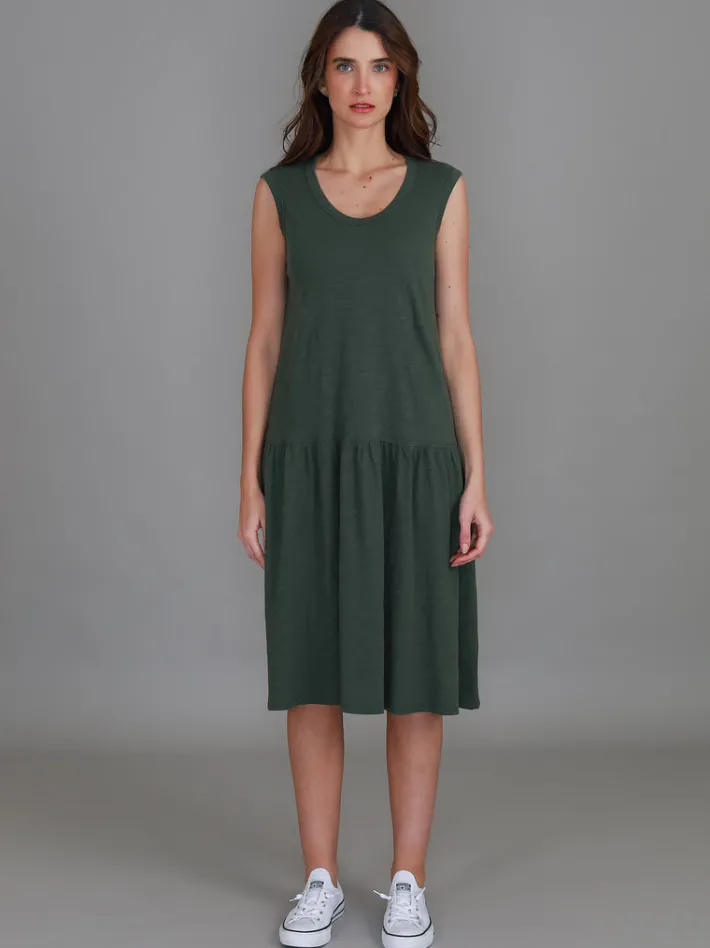 3rd Story Zoe Knee Length Dress< Sleeveless Dress